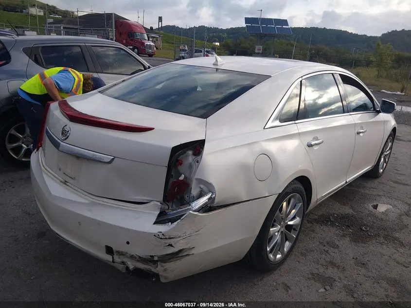 2013 CADILLAC XTS PREMIUM
