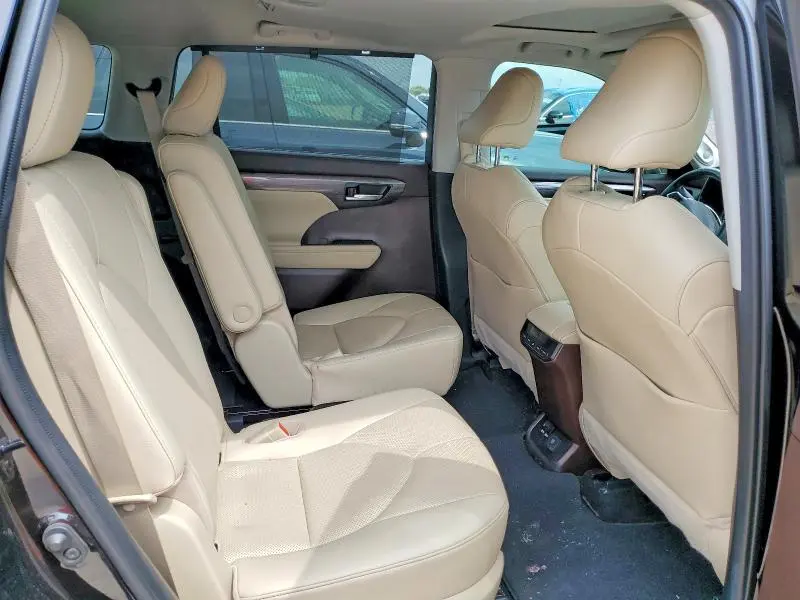 2020 TOYOTA HIGHLANDER LIMITED  