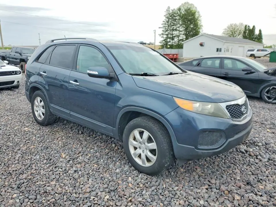 2011 KIA SORENTO LX  