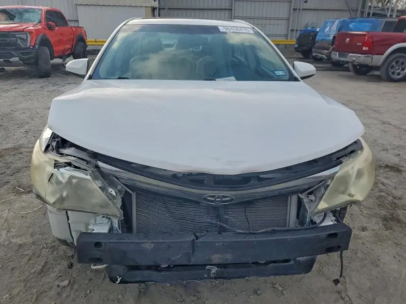 2014 TOYOTA CAMRY SE  