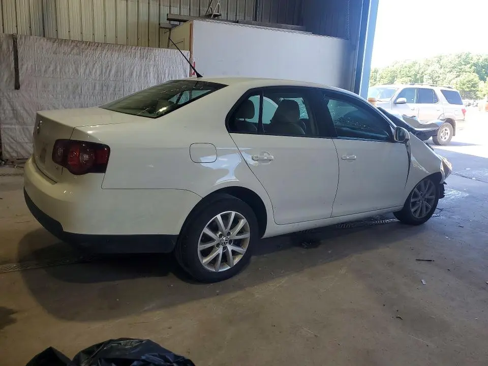 2010 VOLKSWAGEN JETTA LIMITED  