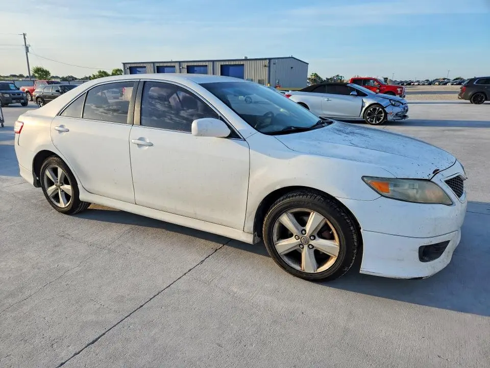 2010 TOYOTA CAMRY SE  