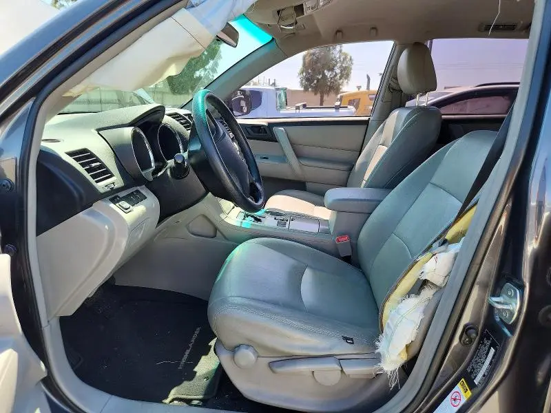 2012 TOYOTA HIGHLANDER BASE  