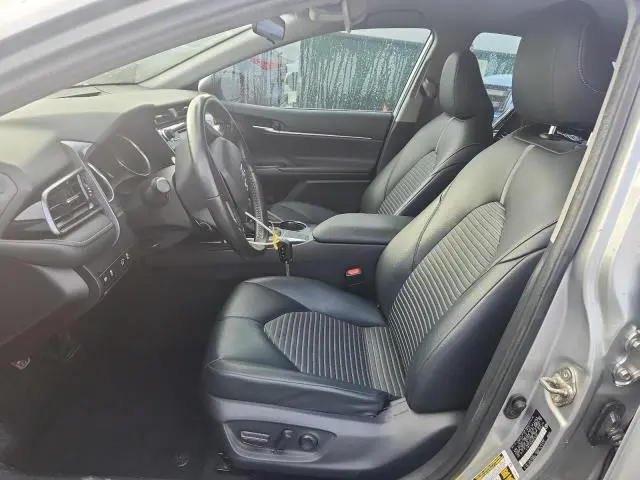 2019 TOYOTA CAMRY SE  