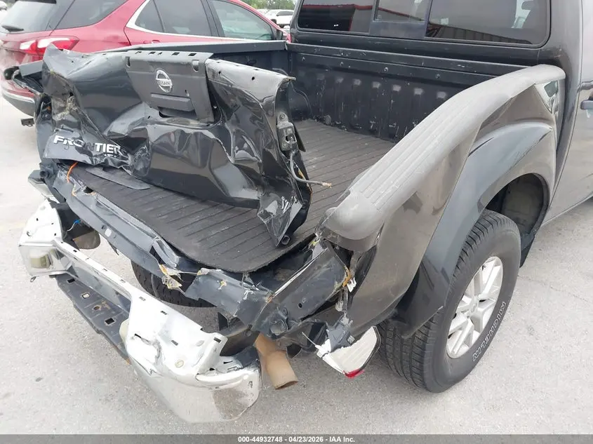 2015 NISSAN FRONTIER SV