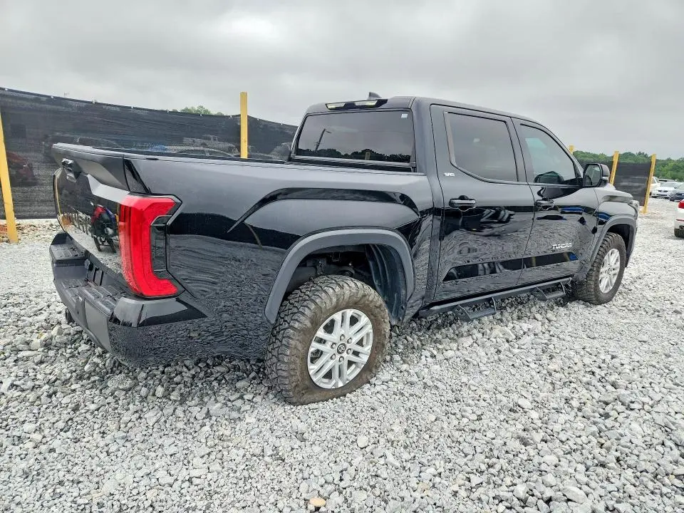 2023 TOYOTA TUNDRA SR5  