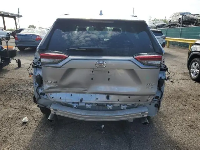 2021 TOYOTA RAV4 XLE  