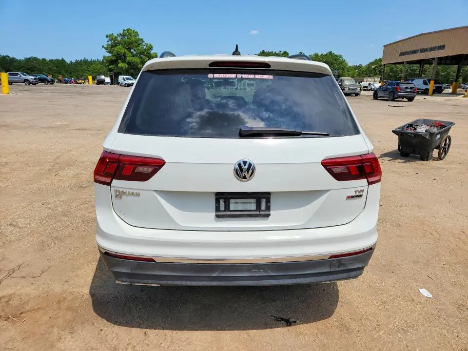2018 VOLKSWAGEN TIGUAN SE  