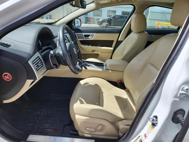 2012 JAGUAR XF   