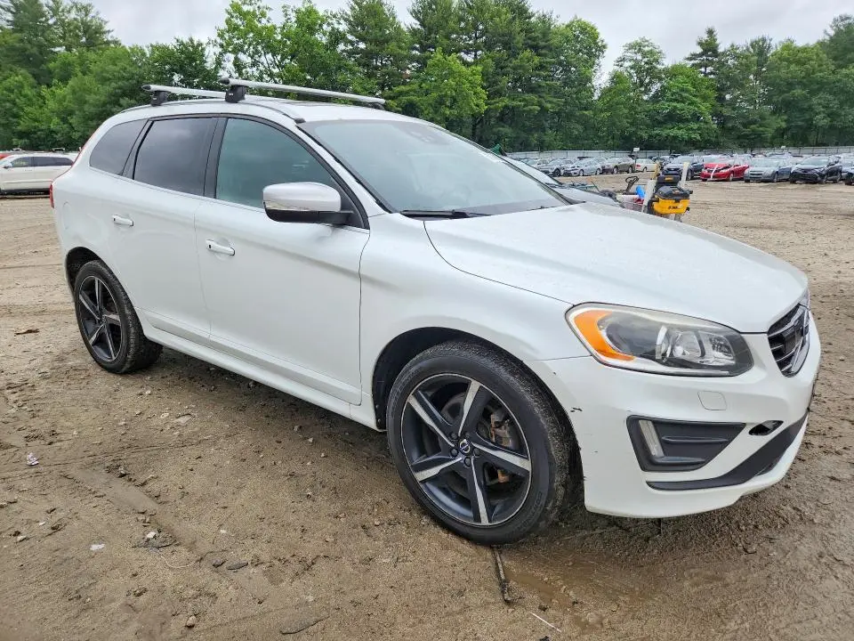 2016 VOLVO XC60 T6 R-DESIGN PLATINUM  