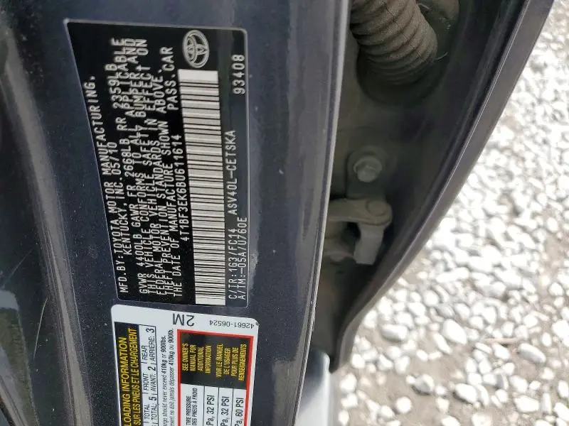 2011 TOYOTA CAMRY SE  