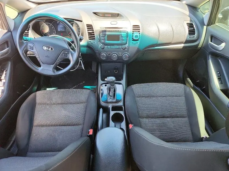 2017 KIA FORTE LX  