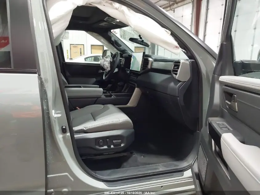 2025 TOYOTA TUNDRA HYBRID LIMITED CREWMAX 6.4' BED