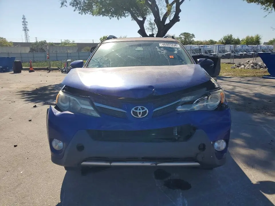 2015 TOYOTA RAV4 XLE  