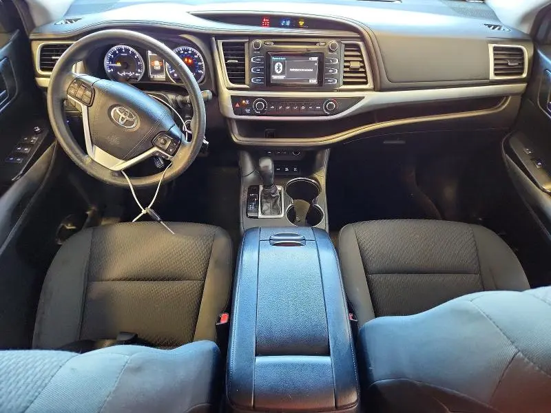 2018 TOYOTA HIGHLANDER LE  