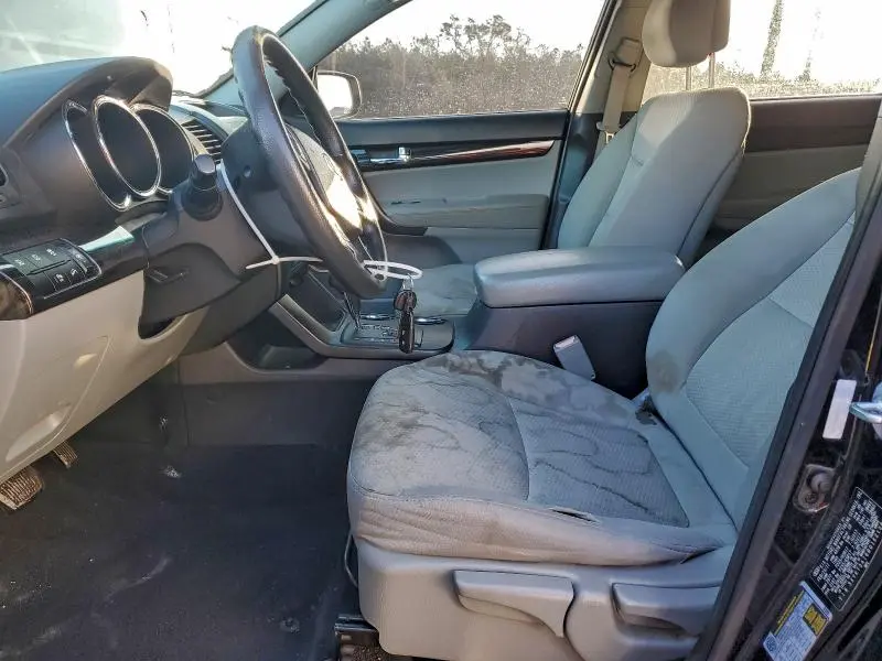 2011 KIA SORENTO BASE  