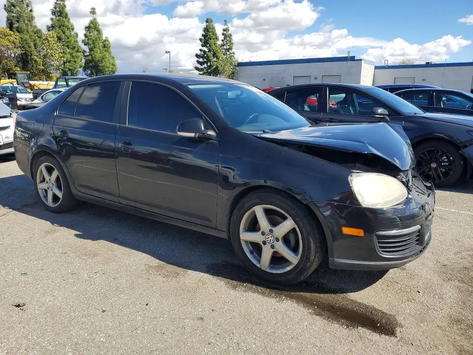 2010 VOLKSWAGEN JETTA LIMITED  