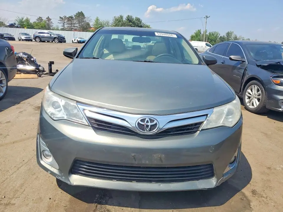 2014 TOYOTA CAMRY XLE  