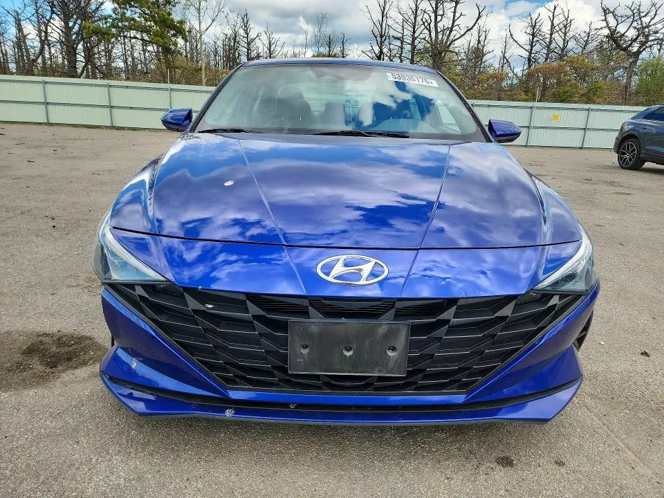 2022 HYUNDAI ELANTRA SEL  