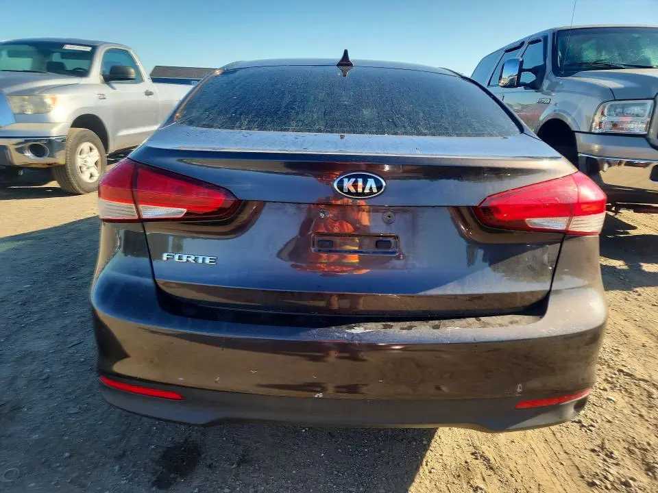 2018 KIA FORTE LX  