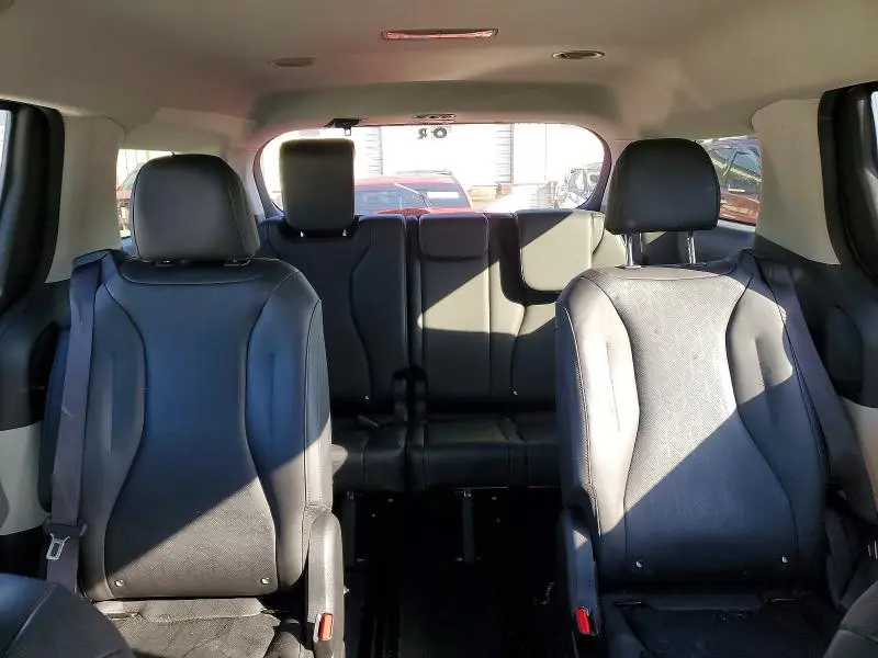 2022 KIA CARNIVAL LX  