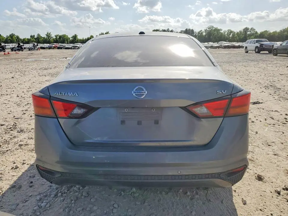 2022 NISSAN ALTIMA SV  