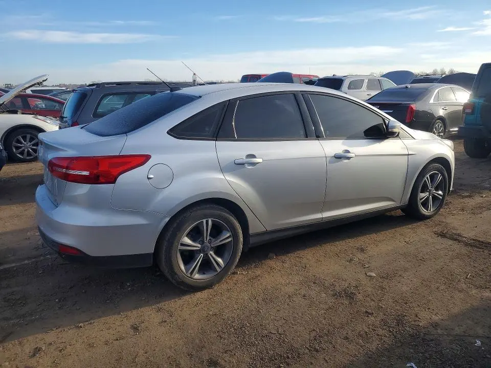 2017 FORD FOCUS SE  