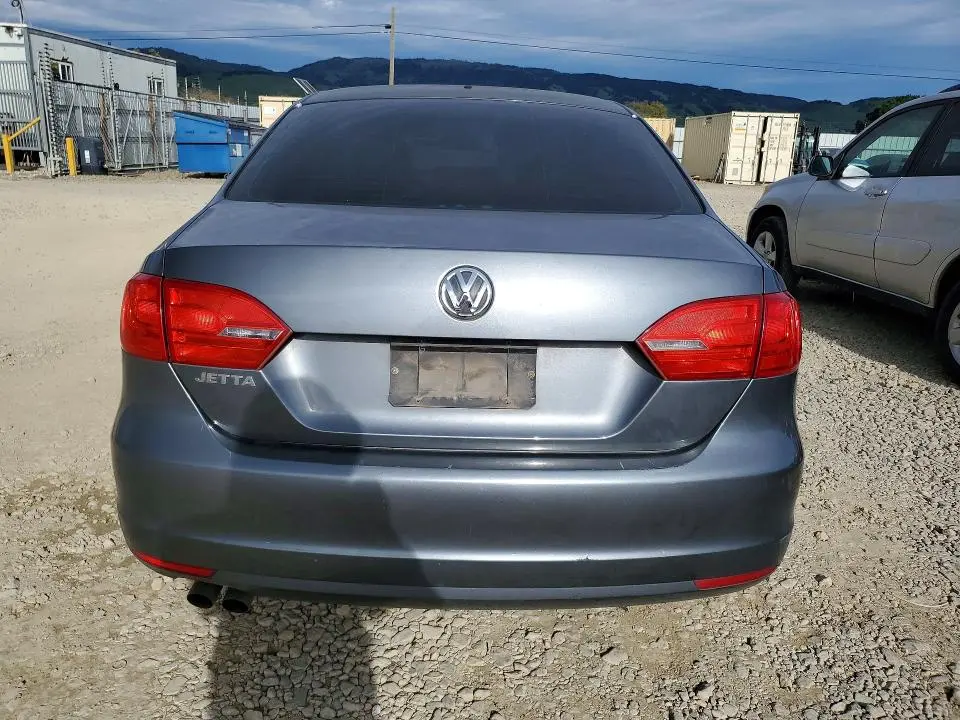 2013 VOLKSWAGEN JETTA BASE  