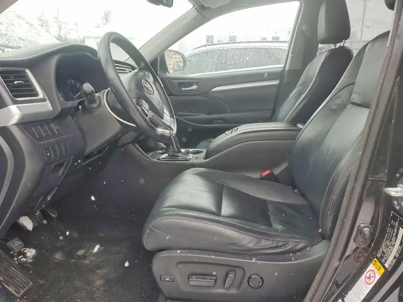 2015 TOYOTA HIGHLANDER XLE  