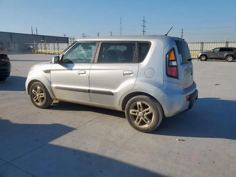 2010 KIA SOUL +