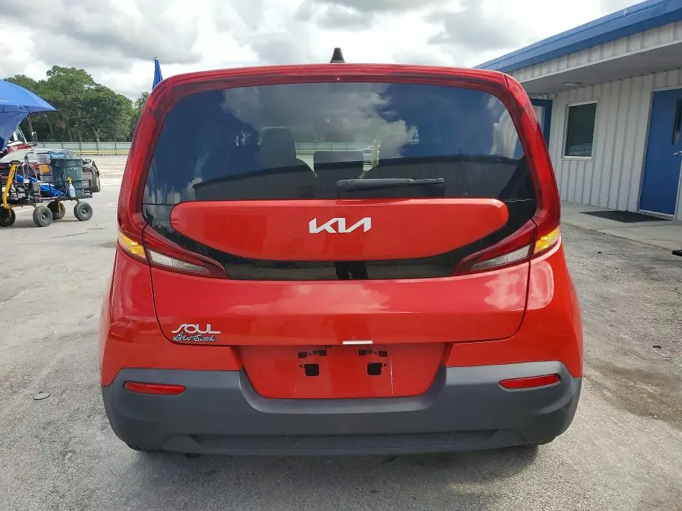 2022 KIA SOUL LX  