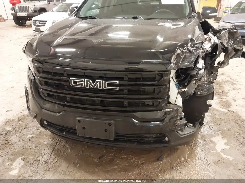 2023 GMC ACADIA FWD SLT