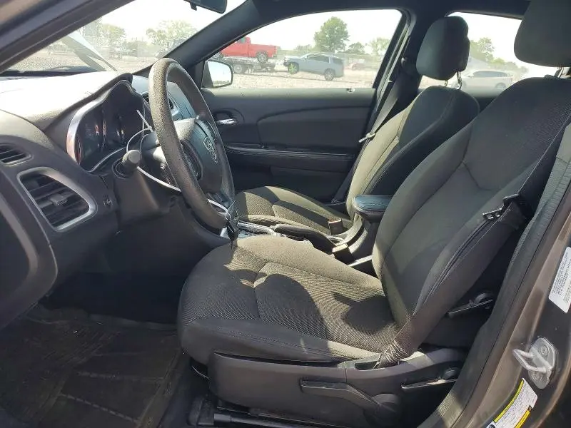 2013 DODGE AVENGER SE  