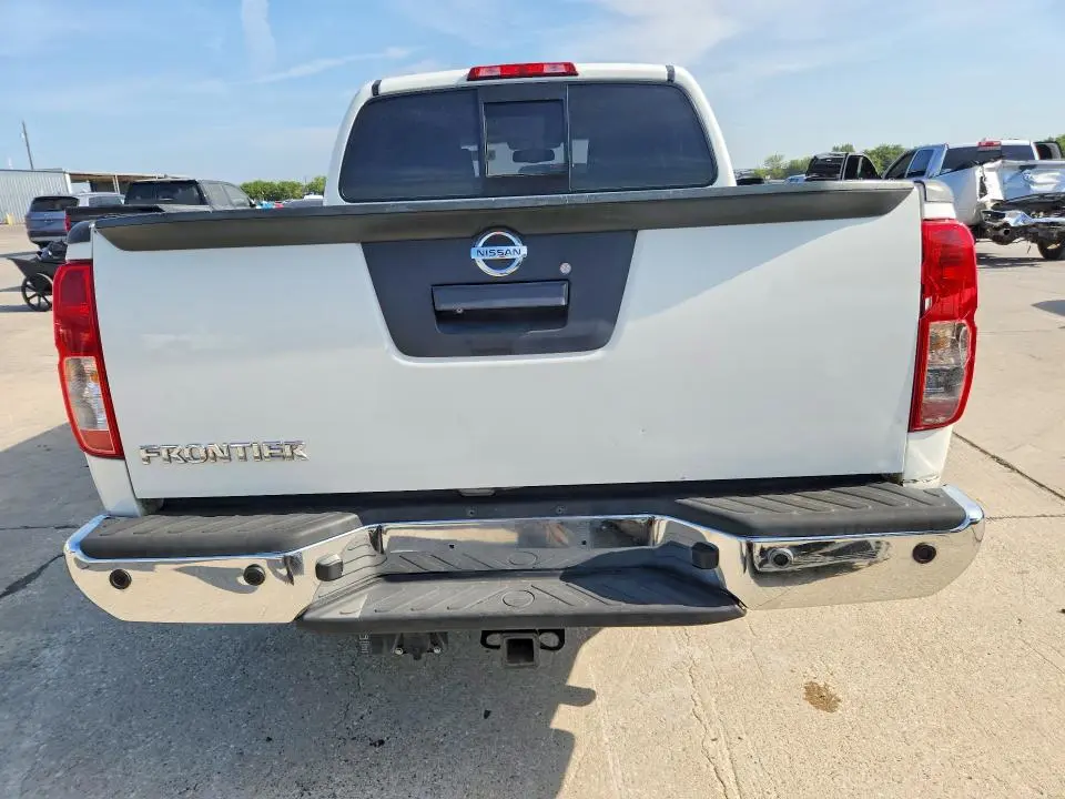 2015 NISSAN FRONTIER S  