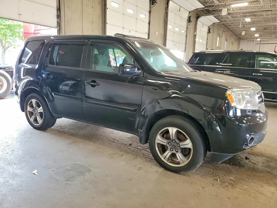 2015 HONDA PILOT SE  