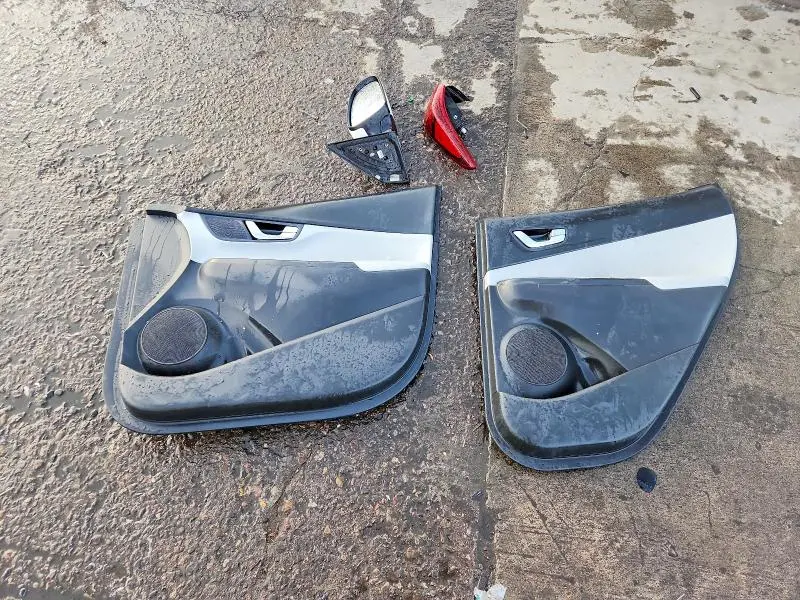 2023 HYUNDAI KONA SE  