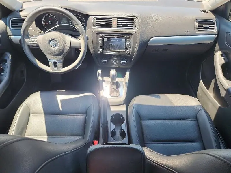 2013 VOLKSWAGEN JETTA SE  