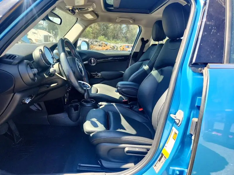 2019 MINI COOPER S  