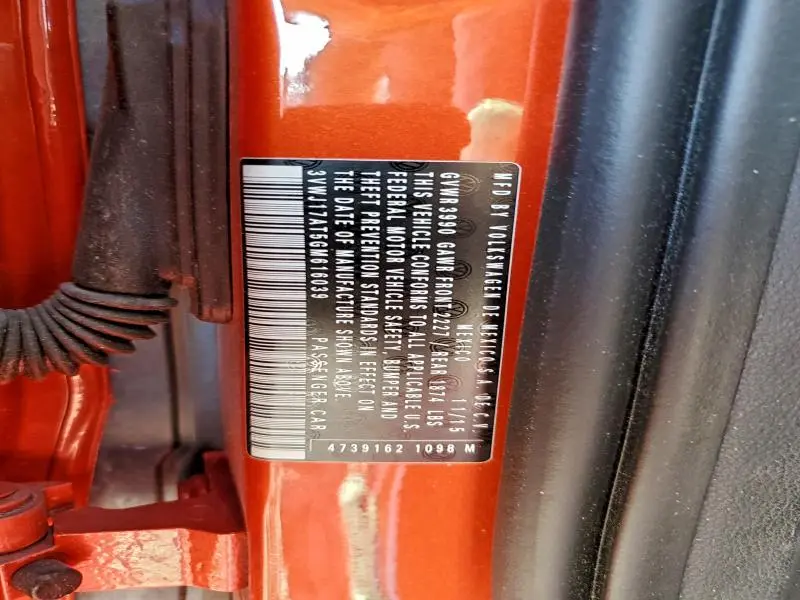 2016 VOLKSWAGEN BEETLE SE  