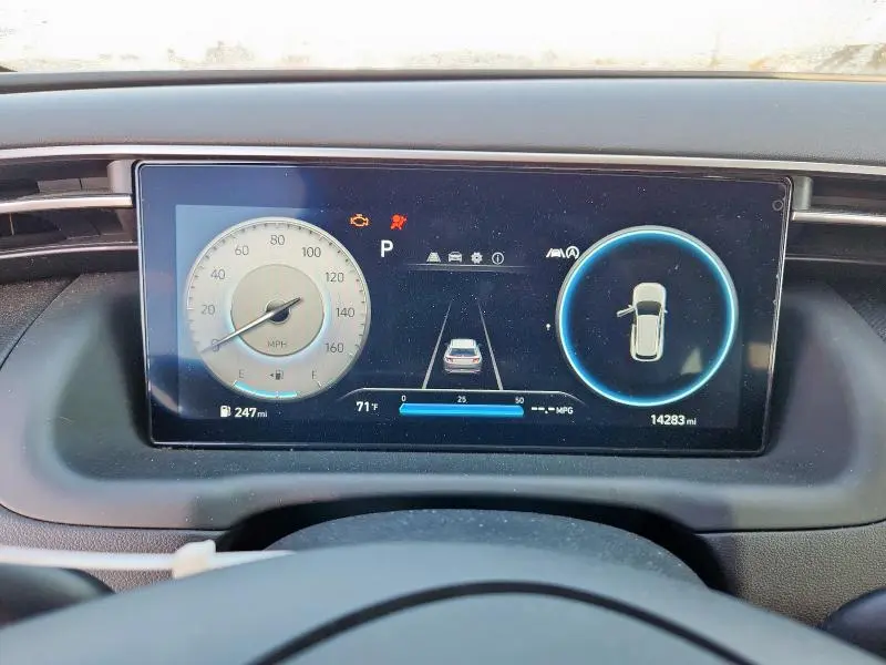 2024 HYUNDAI TUCSON SE  