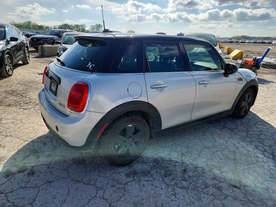 2017 MINI COOPER   
