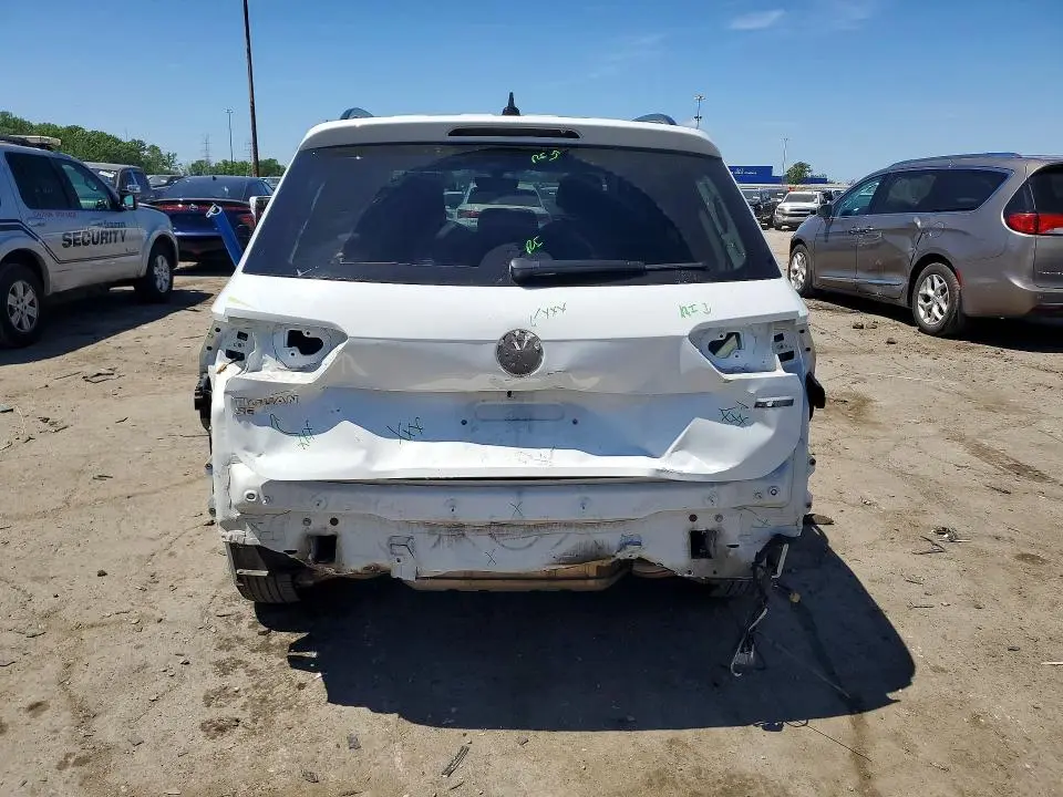 2021 VOLKSWAGEN TIGUAN SE  