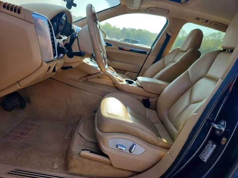 2011 PORSCHE CAYENNE   
