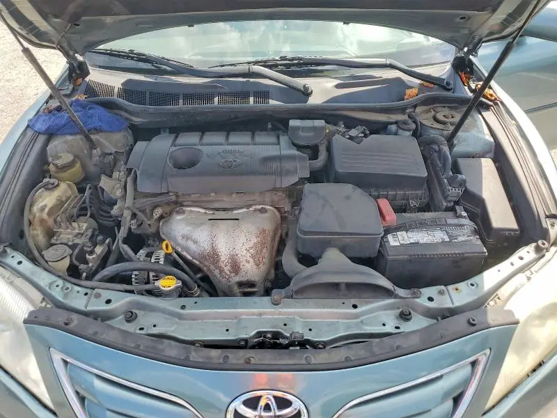 2011 TOYOTA CAMRY LE  
