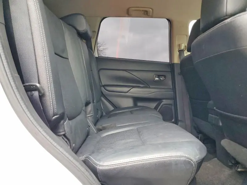 2018 MITSUBISHI OUTLANDER SE  