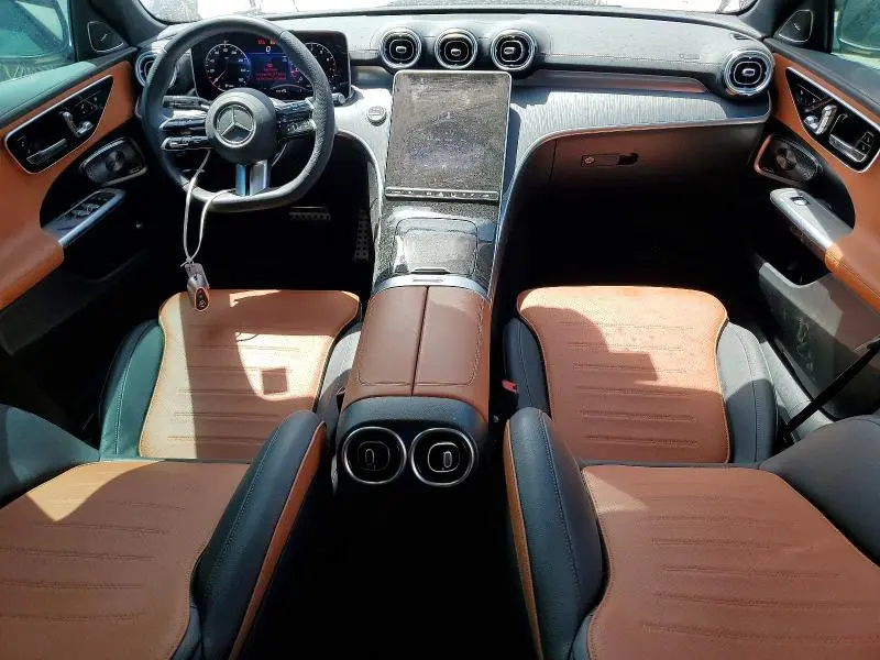 2025 MERCEDES-BENZ C 300  