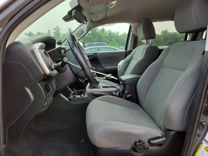 2019 TOYOTA TACOMA SR5 V6  