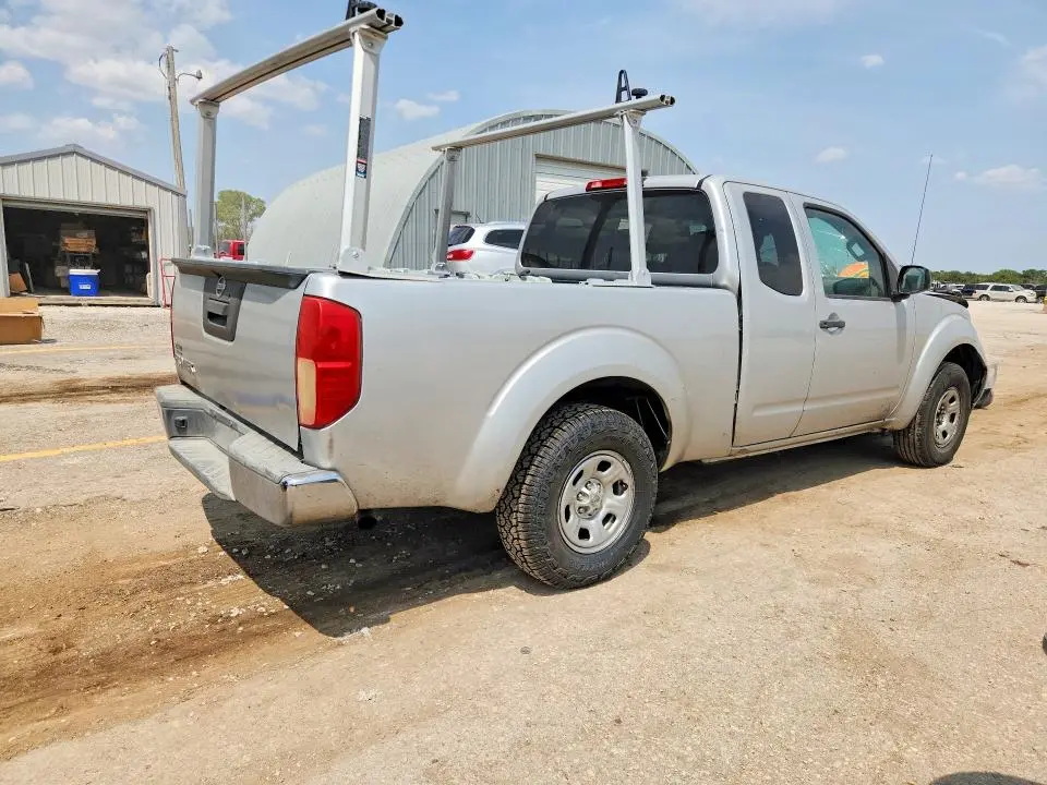 2016 NISSAN FRONTIER S  
