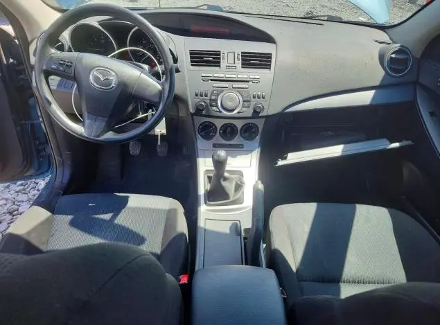 2011 MAZDA 3 I  