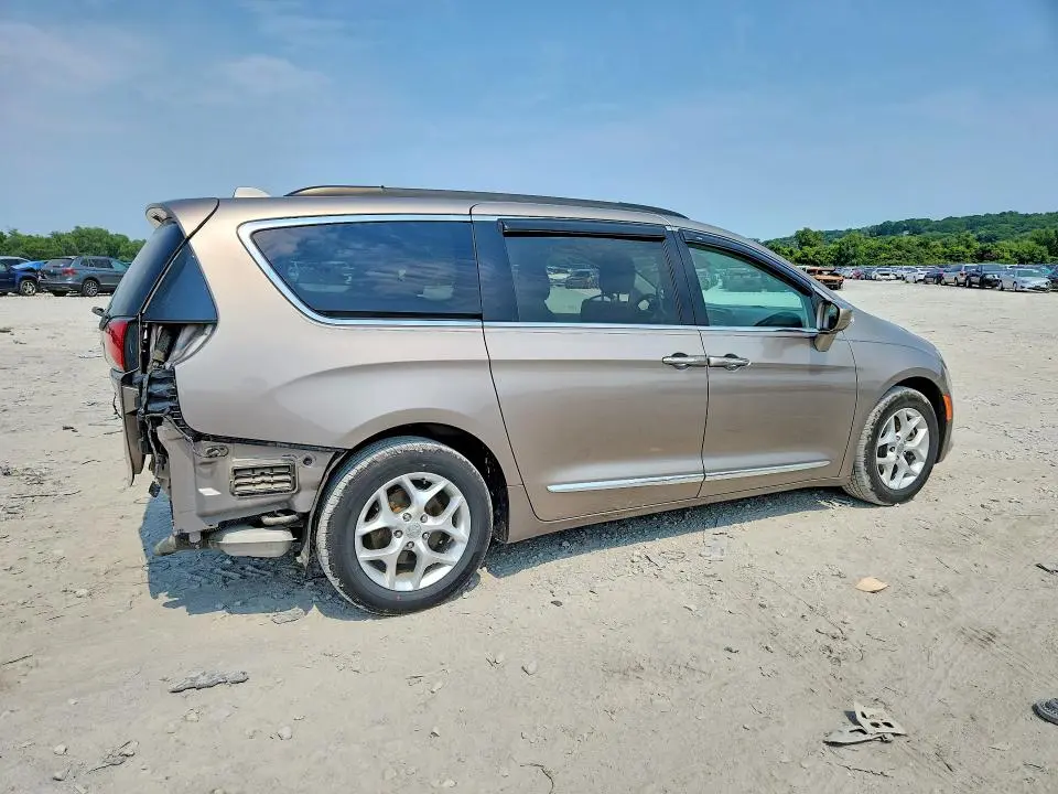 2017 CHRYSLER PACIFICA TOURING L  